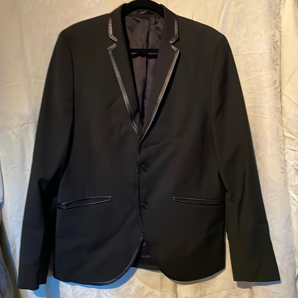 Man suit jacket with faux lather trim